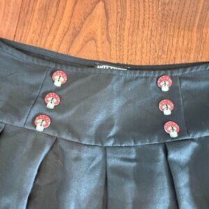 Black HOT TOPIC Pleated Mini Skirt with MUSHROOM BUTTONS SIZE MEDIUM Women's